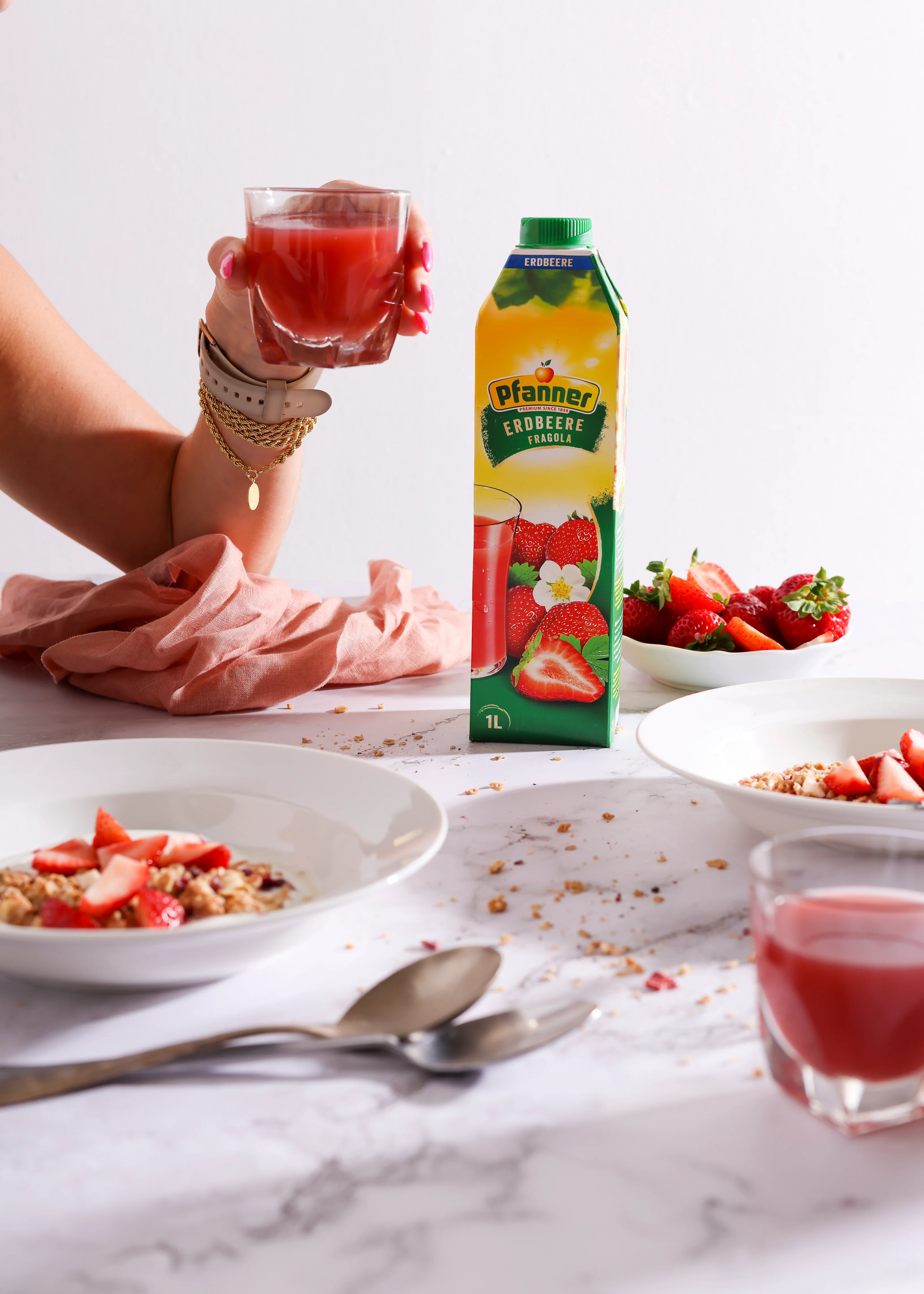 Pfanner Erdbeergetränk - 8x1L - Image 3